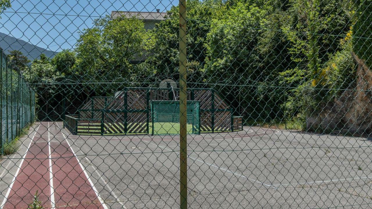 Vacancéole - Résidence Les Gorges Rouges Guillaumes Exterior foto